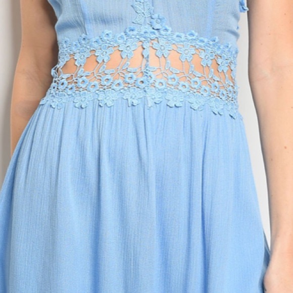 LIGHT BLUE FLIRTY LACE DRESS - Picture 4 of 7
